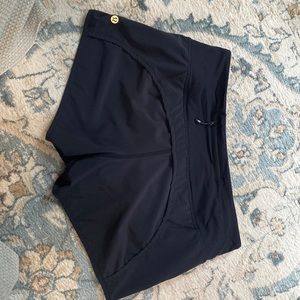 LuLuLemon 4” mid rise
